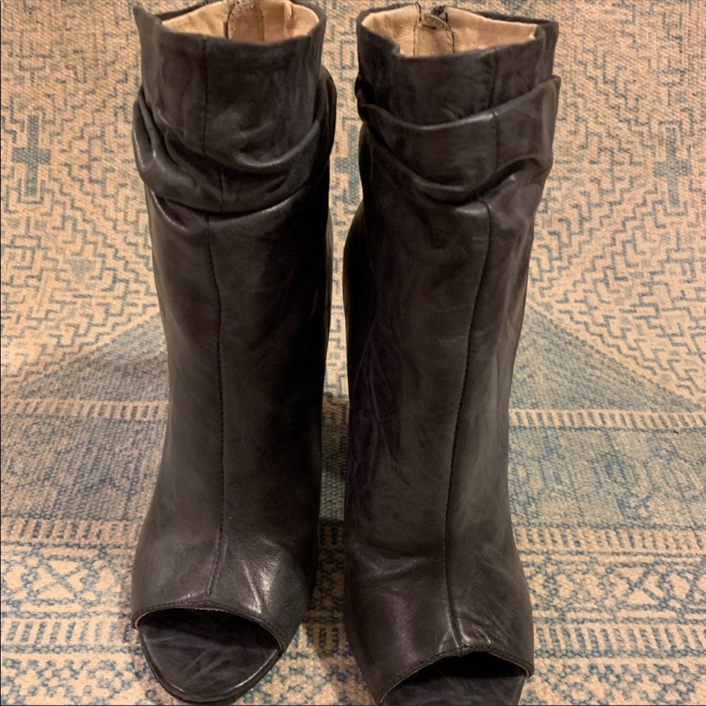 Kristin Cavallari Liam bootie